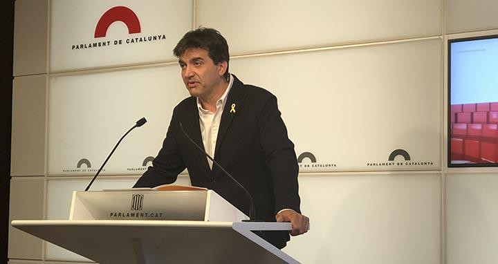 El presidente del grupo parlamentario de ERC, Sergi Sabrià, en el Parlament / CG