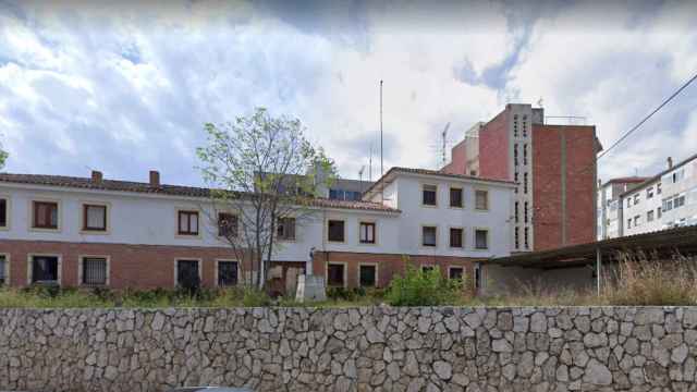 El cuartel abandonado de la Guardia Civil en Sant Sadurní d'Anoia que ha ocupado Arran / GOOGLE STREET VIEW