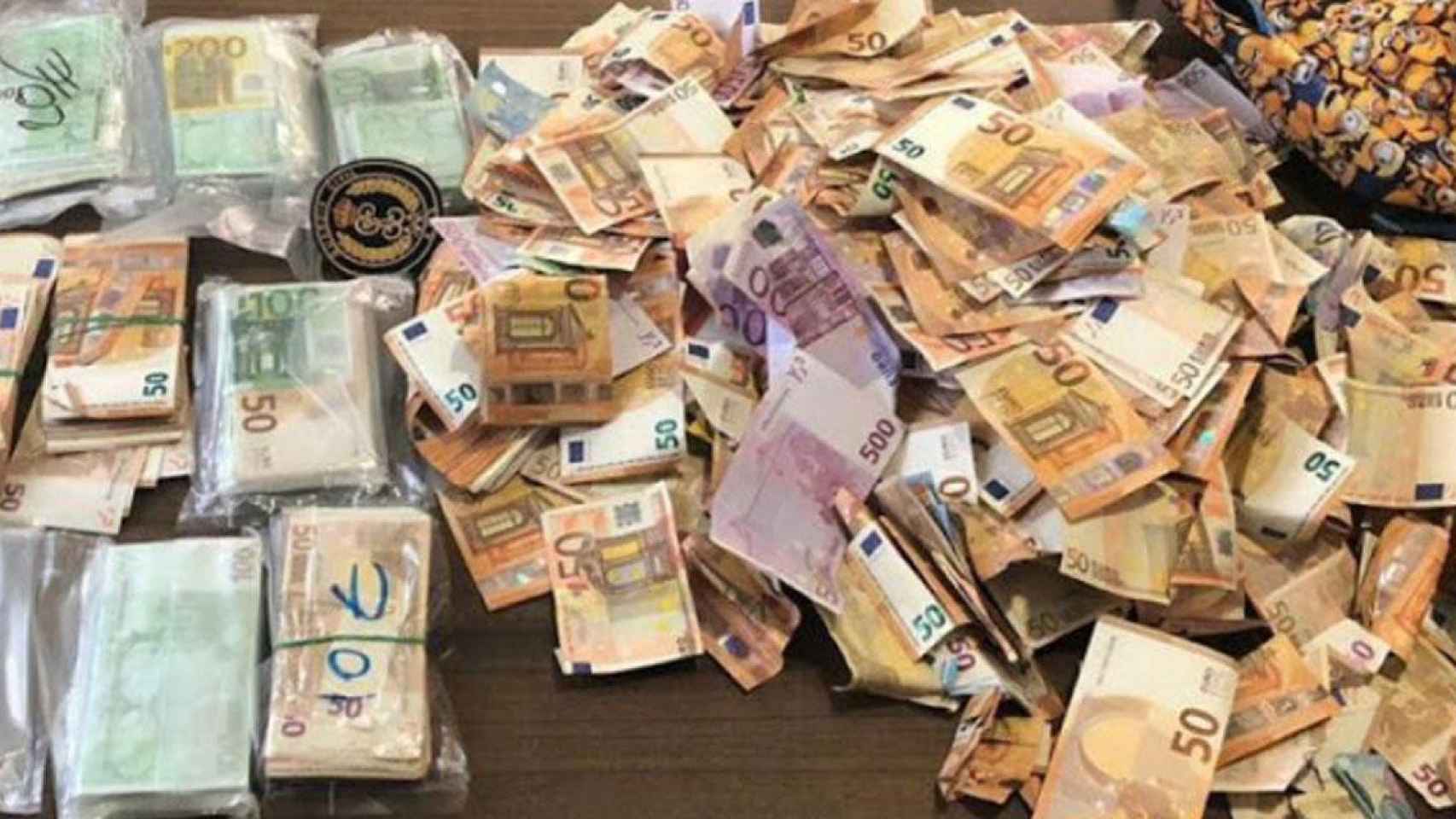 Dinero incautado por la Guardia Civil a un conductor en otra operación / GUARDIA CIVIL