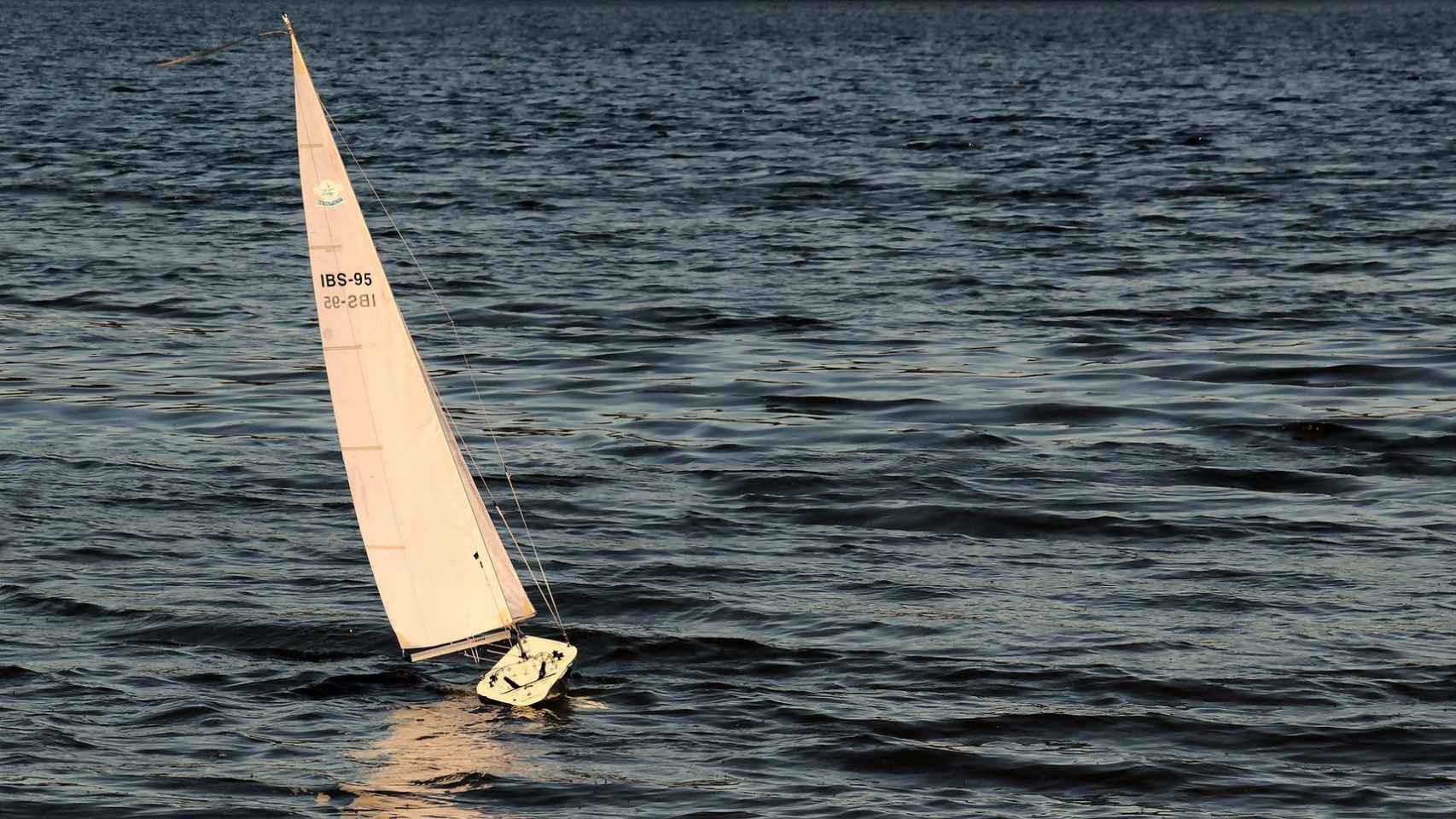 Un velero dado de alta en la Federación Catalana de Vela / CG