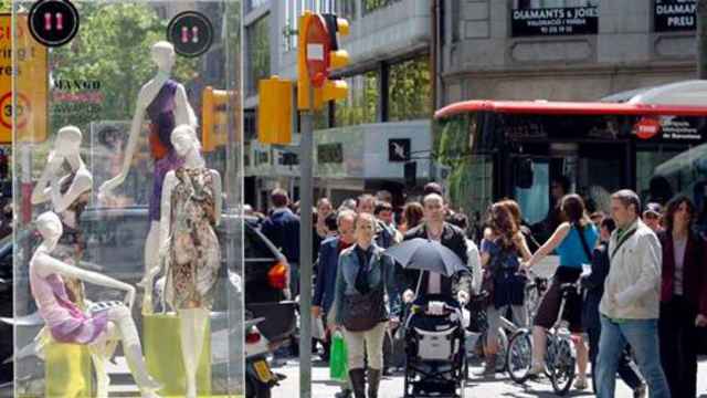 Imagen del Passeig de Gràcia de Barcelona lleno de turistas / CG