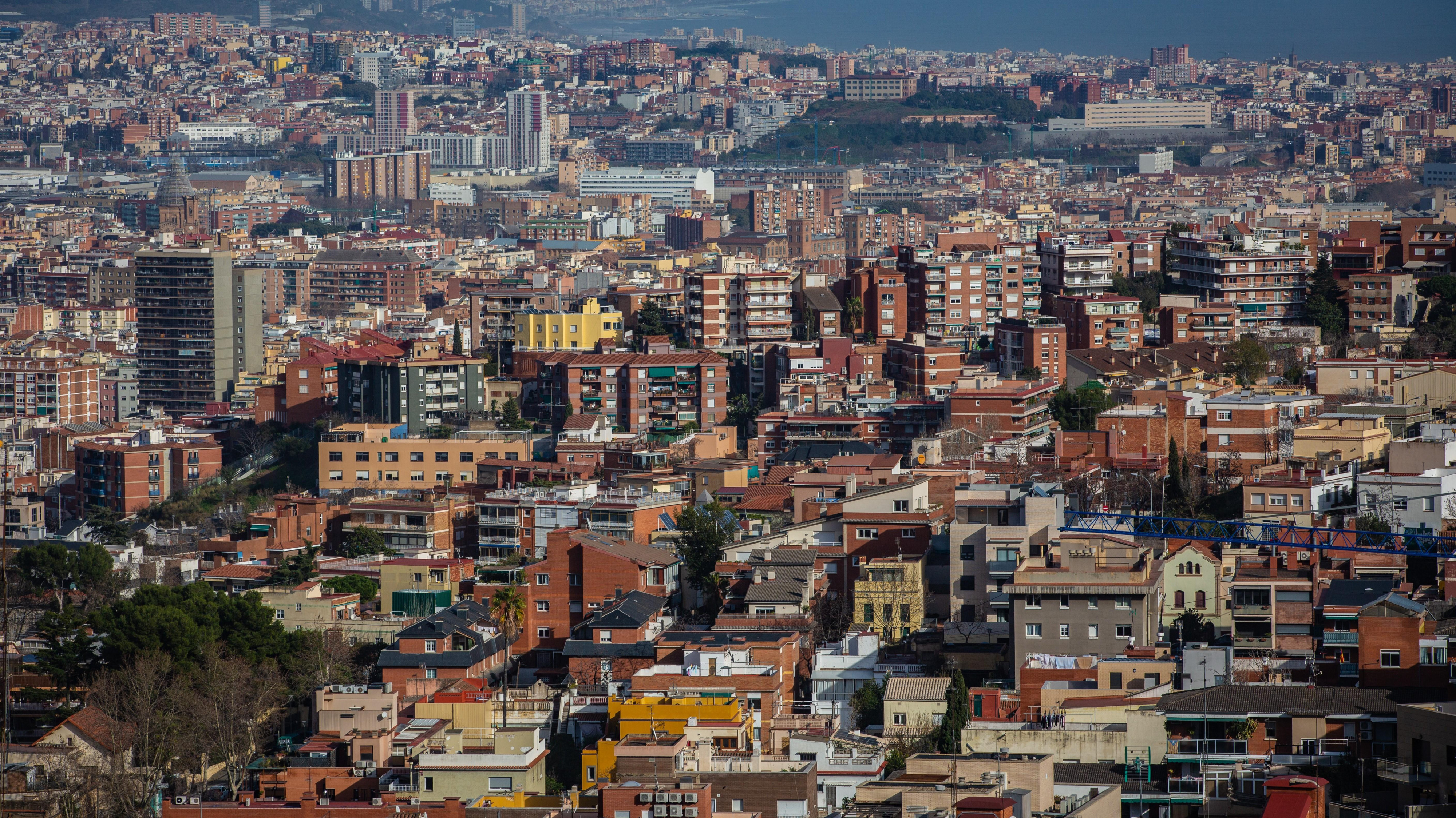 Panorámica de viviendas en Barcelona, uno de los puntos donde más ha subido el precio del alquiler en Cataluña / DAVID ZORRAKINO - EUROPA PRESS