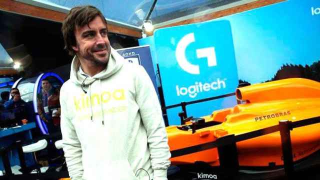 El piloto de McLaren Fernando Alonso en el Mobile World Congress (MWC) de Barcelona / EFE