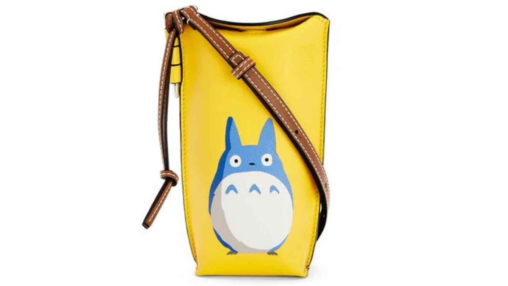 Bolso con estampado de Totoro /LOEWE