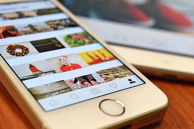 Un móvil con Instagram abierto / Wokandapix EN PIXABAY