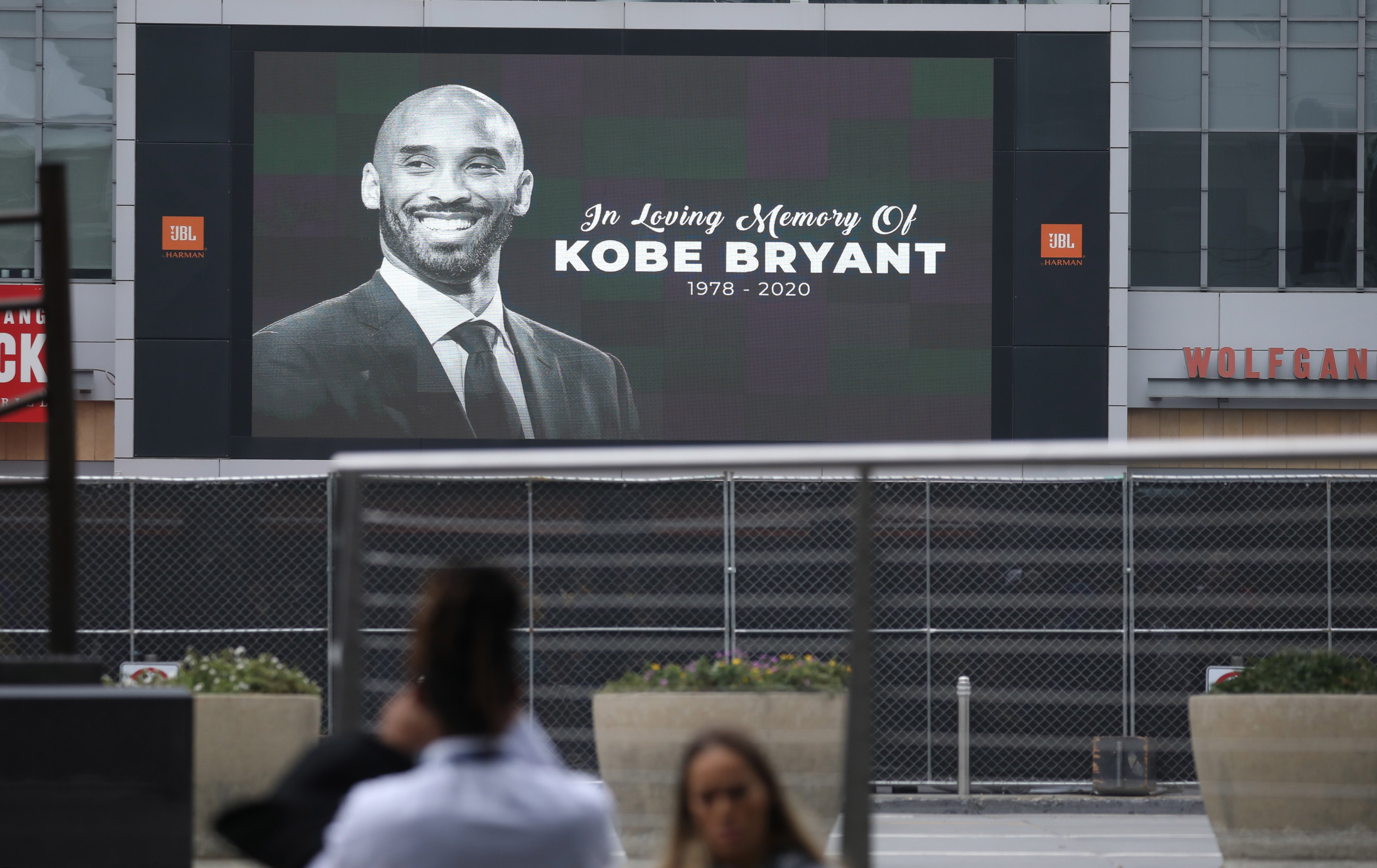 Kobe Bryant recibe todo tipo de homenajes tras su repentina muerte / EFE