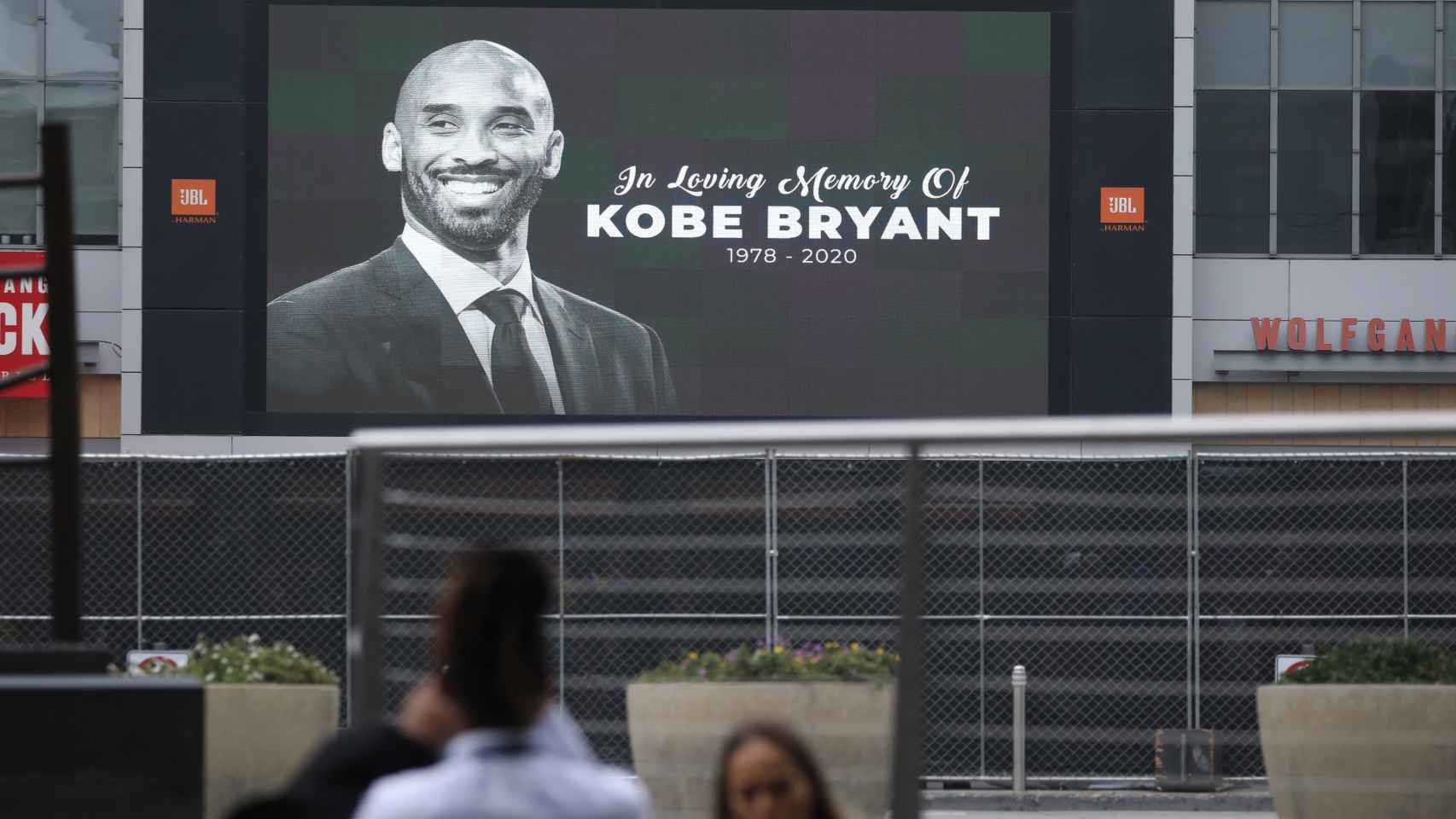 Kobe Bryant recibe todo tipo de homenajes tras su repentina muerte / EFE