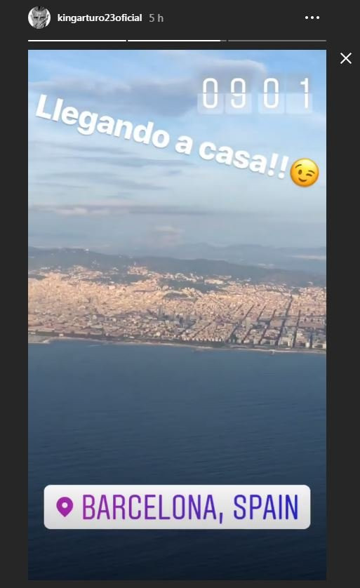 Arturo Vidal llegando a Barcelona / Instagram