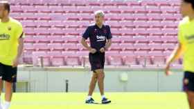 Quique Setién entrenando al Barça en el Camp Nou / FC Barcelona