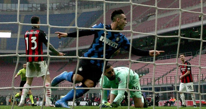 Lautaro Martínez celebra un gol con la camiseta del Inter de Milan / EFE
