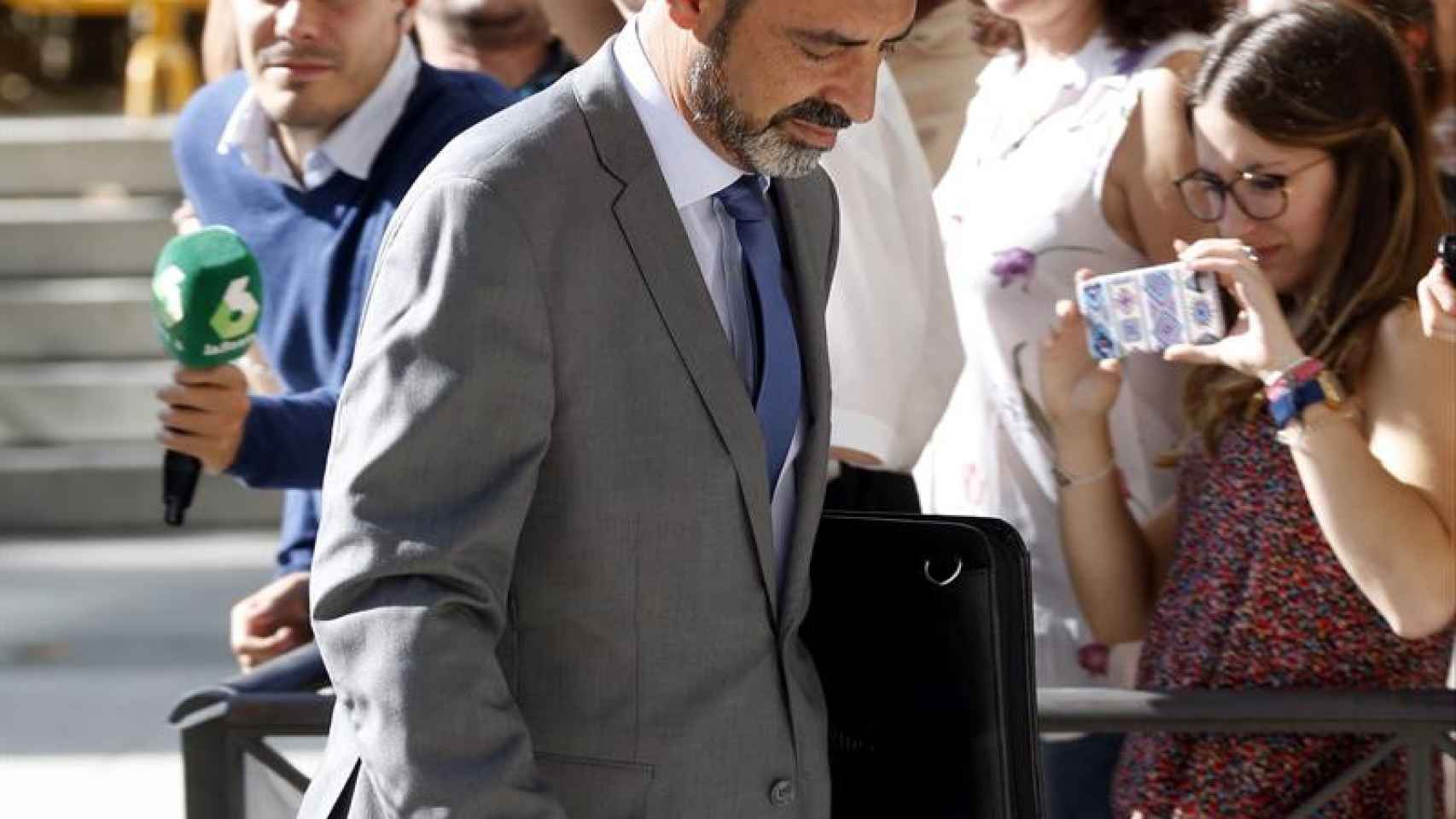Josep Lluís Trapero a su salida de la Audiencia Nacional / EFE