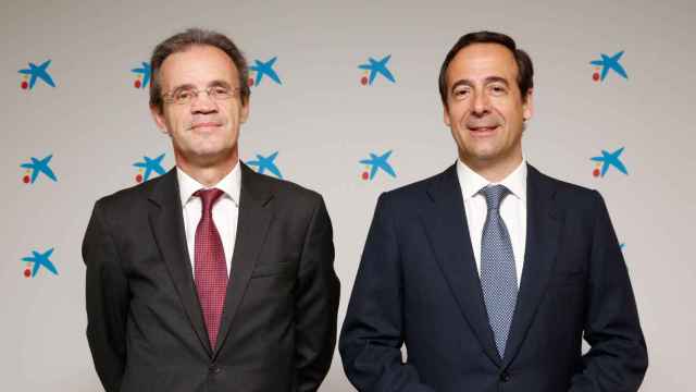 Jordi Gual, presidente de Caixabank, y Gonzalo Gortazar, consejero delegado / G