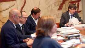 Carles Puigdemont, presidente de la Generalitat, en la última reunión semanal del Govern / EFE