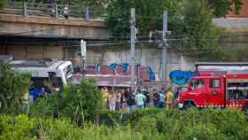 El tren de mercancías descarrilado en Sant Boi tras impactar contra otro de pasajeros / EUROPA PRESS