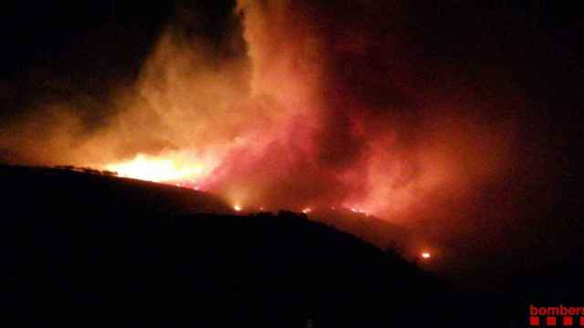 Incendio forestal de Roses / BOMBERS DE LA GENERALITAT