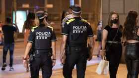 Agentes de la Urbana patrullan en las calles de Barcelona en verano de 2020 / URBANA DE BARCELONA