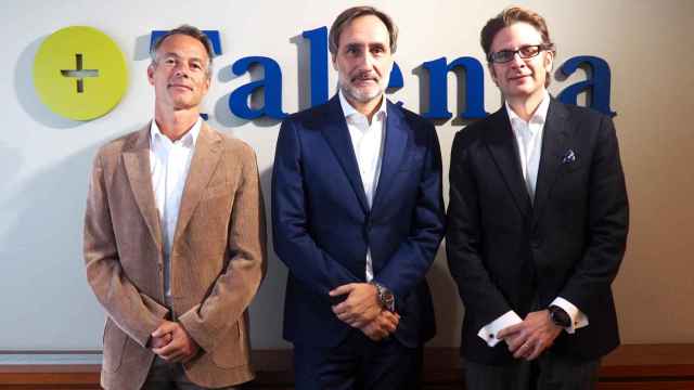 Manuel Jaffrin, cofundador del marketplace GetApp (i); Jordi Jofre, presidente de Talenta (c); y, Roger Miralles, director de Inversiones Alternativas (d)