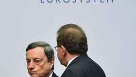 Mario Draghi, presidente del BCE, y Vitor Constancio, su vicepresidente, durante la rueda de prensa del pasado jueves.