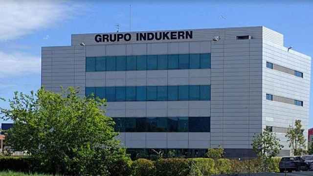 El exterior de las oficinas centrales de Indukern en El Prat de Llobregat / CG