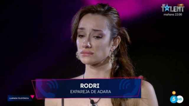 Adara recibe la llamada de Rodri / MEDIASET