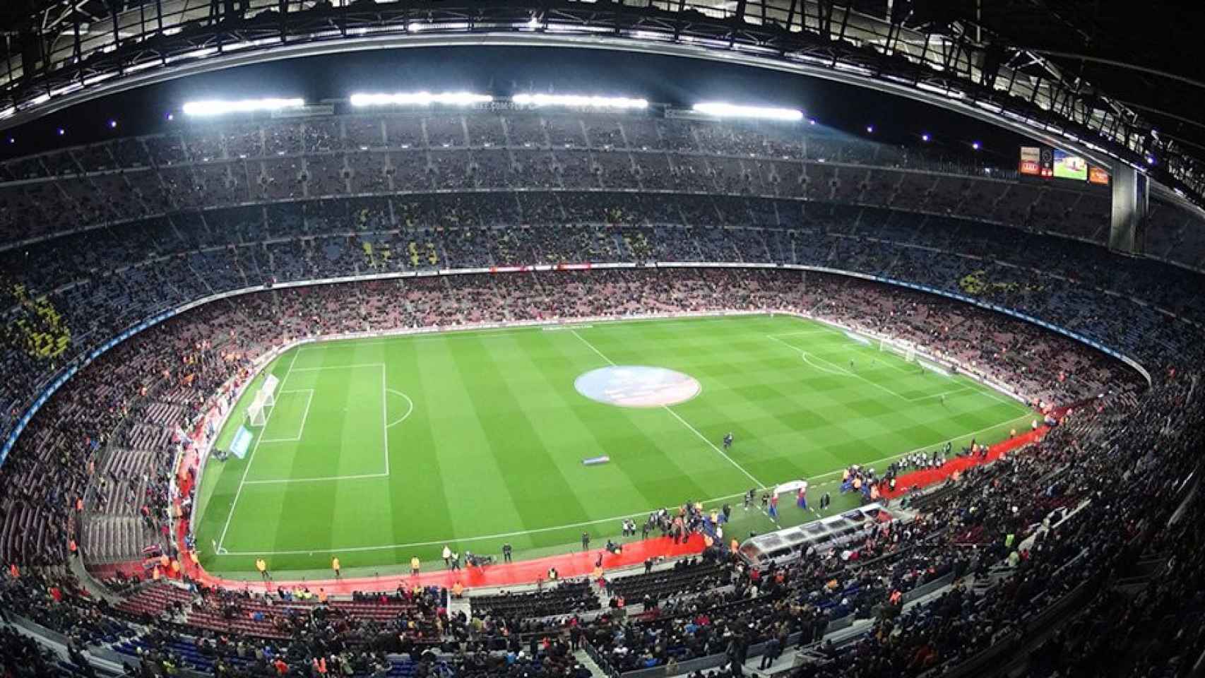 El Camp Nou con muchos asientos vacíos en un partido de 2021