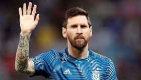 Leo Messi en un calentamiento con la selección argentina / EFE