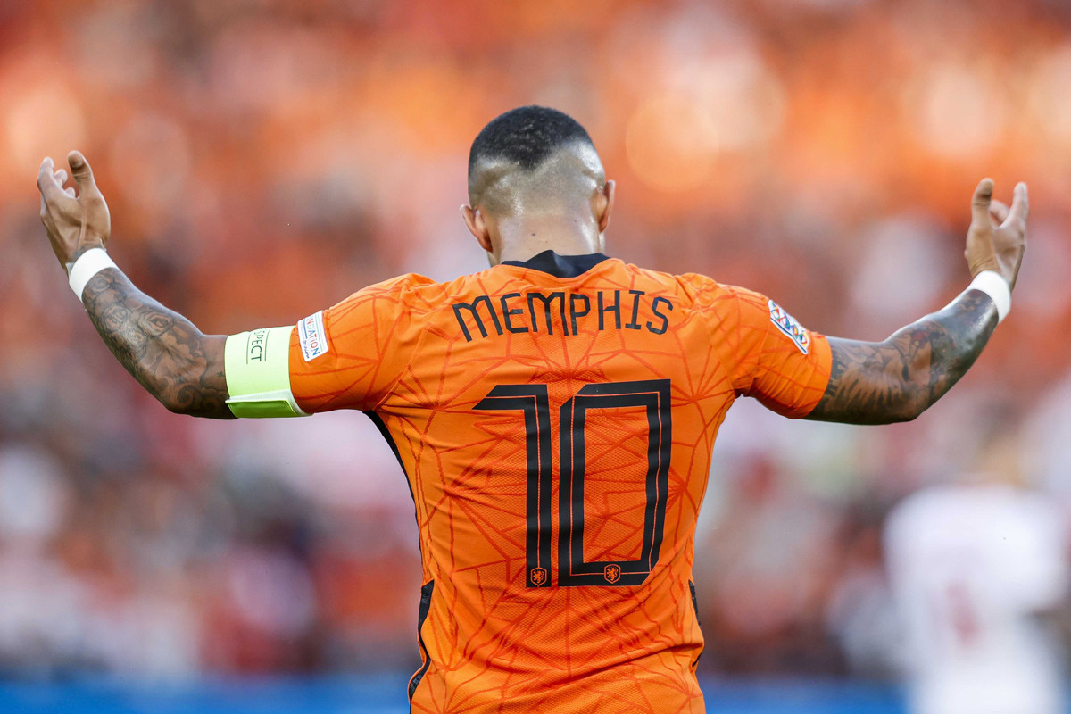 Memphis Depay, cabizbajo después de fallar un penalti con Holanda / EFE