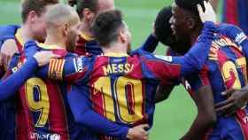 Messi celebrando con sus compañeros el gol ante el Sevilla en Liga / FCB