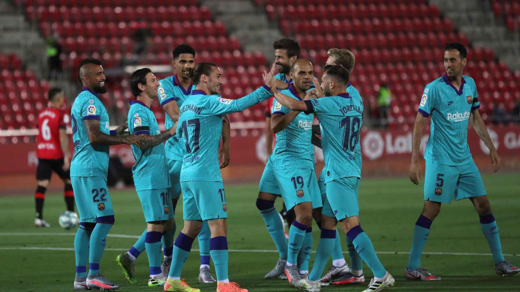 Los jugadores del Barça celebrando el gol de Braithwaite / EFE