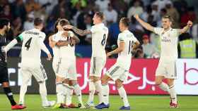 Los jugadores del Real Madrid celebran el gol de Luka Modric / EFE