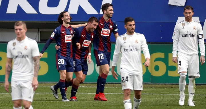 Los jugadores del Eibar celebran un gol ante el Real Madrid / EFE