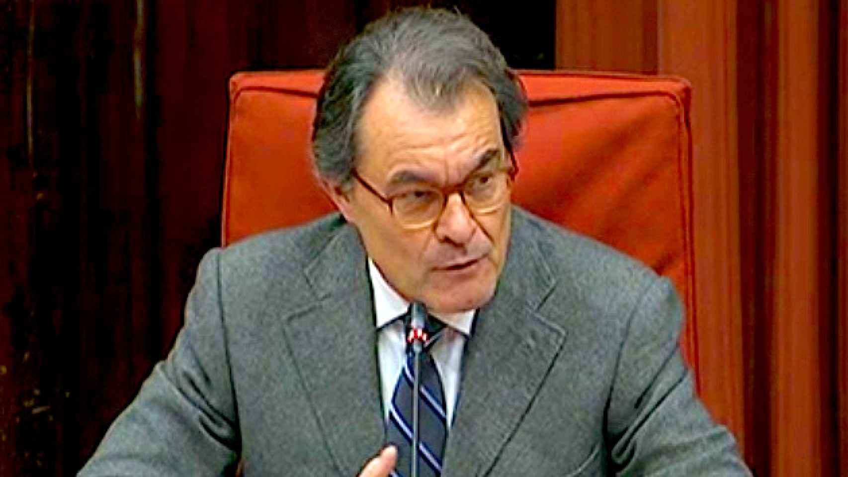 Artur Mas en su comparecencia en la Comisión de Asuntos Institucionales del Parlamento catalán / CG