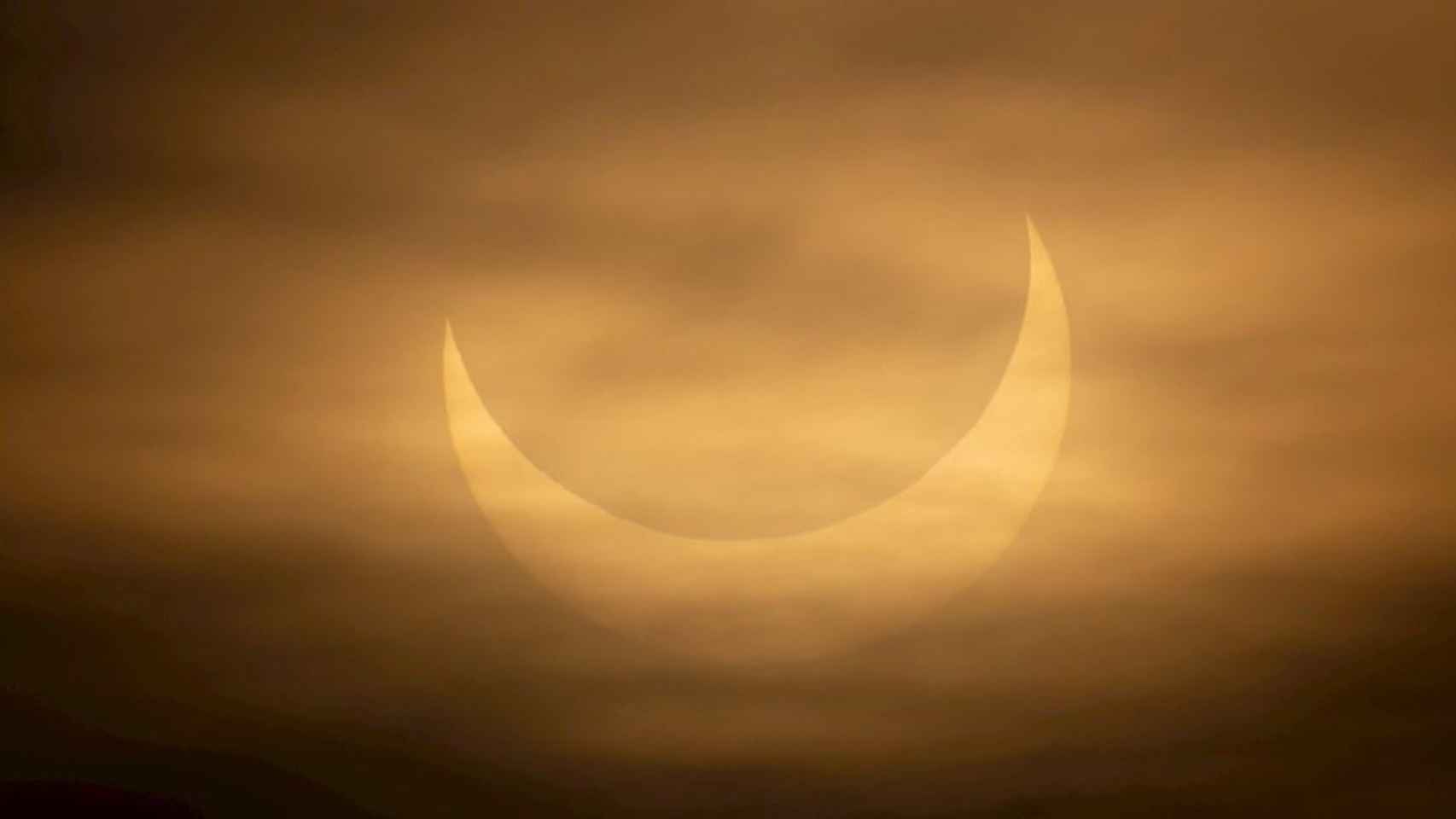 El eclipse solar parcial visto desde Massachussetts, Estados Unidos / CJ GUNTHER - EPA - EFE