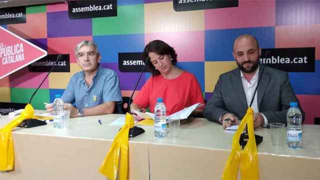 El promotor de Primàries per la República, Josep Manel Ximenis; la presidenta de la ANC, Elisenda Paluzie, y el promotor de Primàries Barcelona, Jordi Graupera / EUROPA PRESS