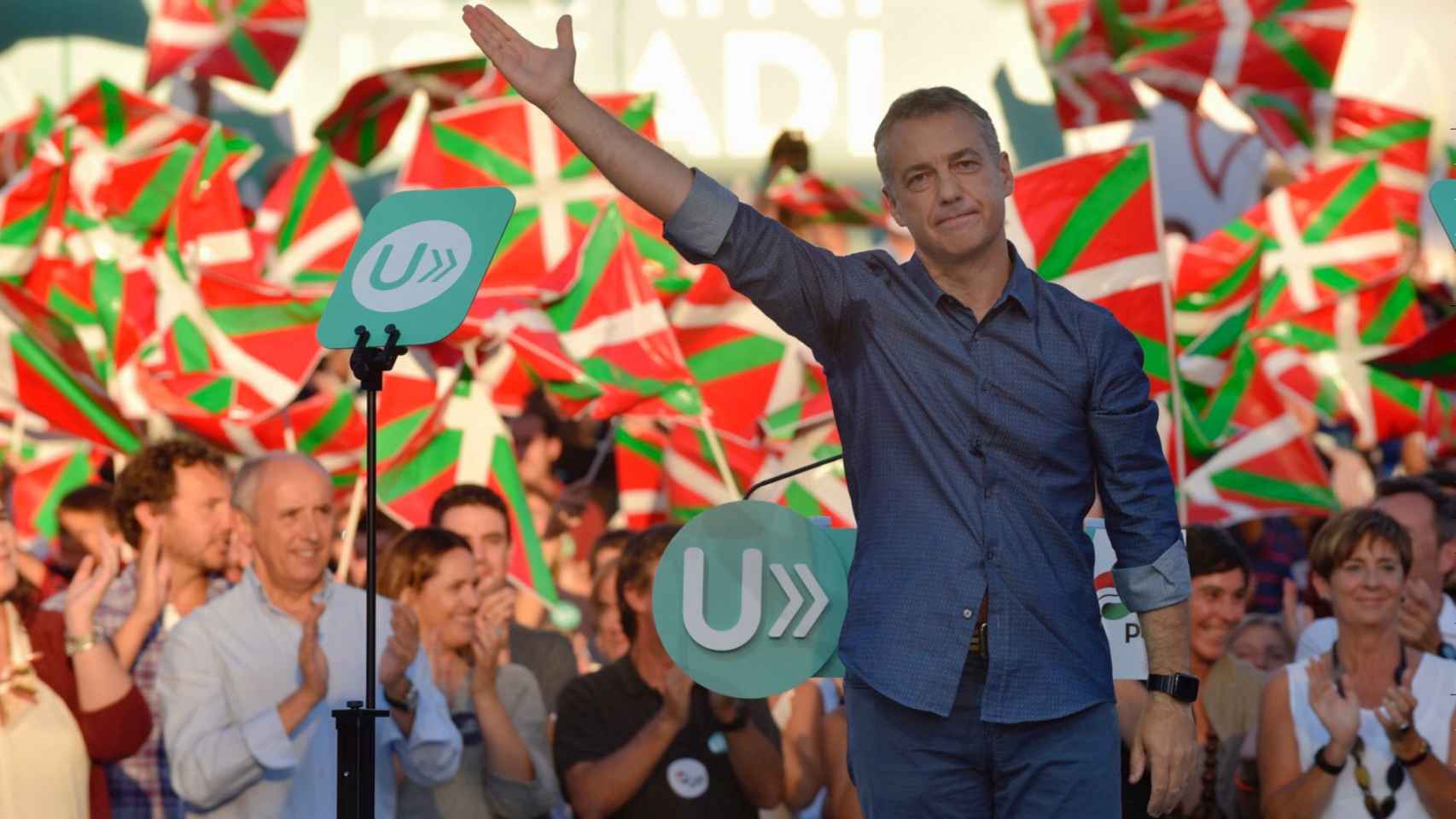 Íñigo Urkullu durante un acto de la campaña electoral vasca del sábado pasado / EFE