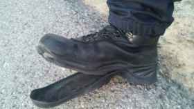 Los Mossos denuncian el deterioro de sus botas de invierno.