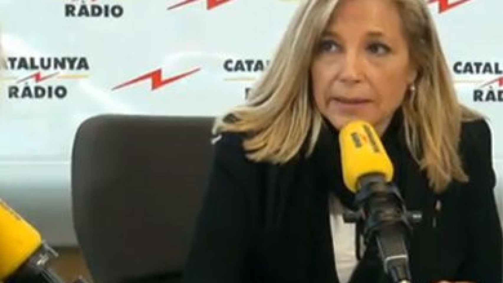 La vicepresidenta autonómica Joana Ortega, en los estudios de Catalunya Ràdio