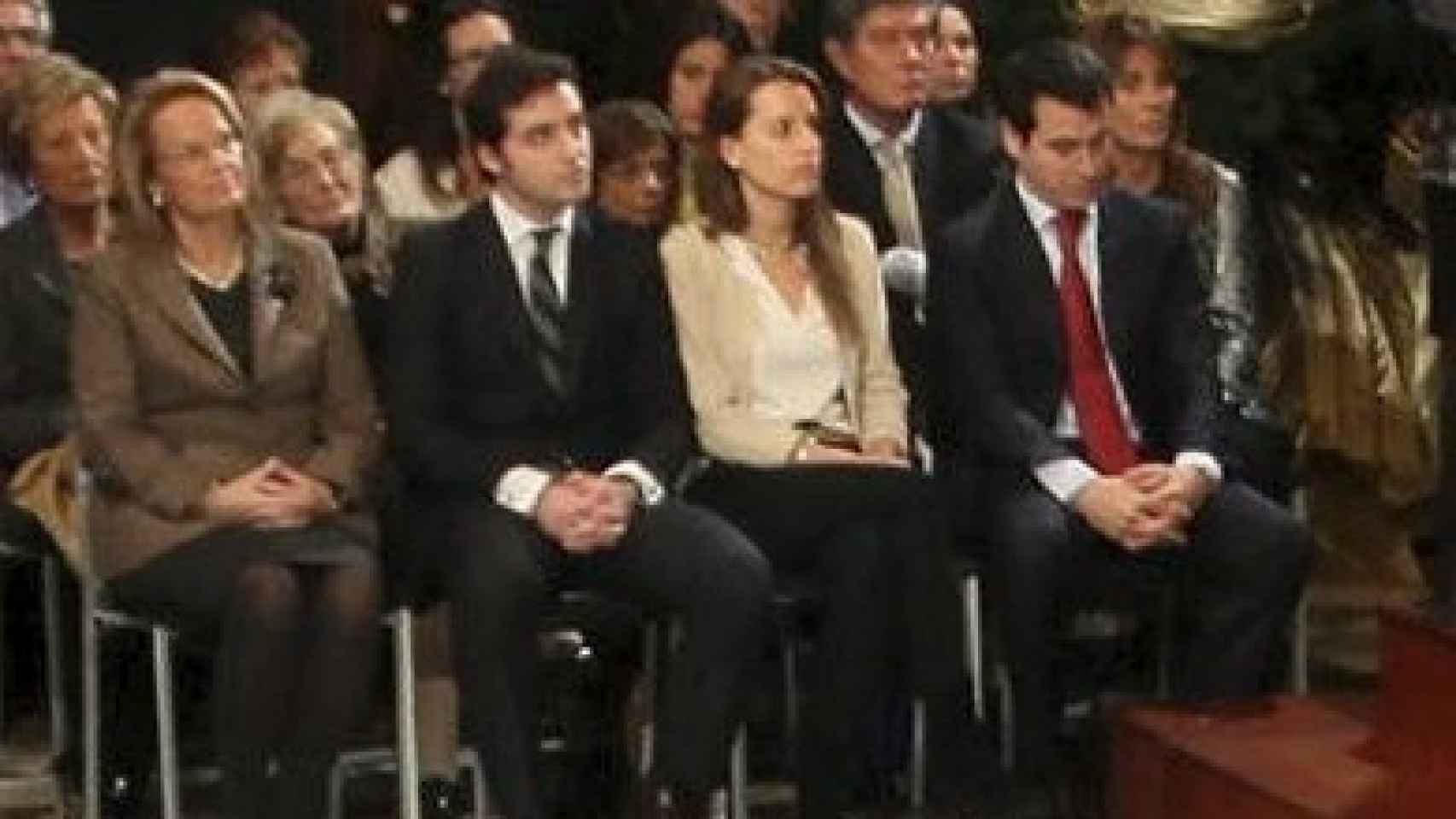 La esposa y los hijos de Artur Mas, durante la toma de posesión de este en diciembre de 2012