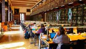 Estudiantes en la biblioteca de la Universidad de Barcelona (UB) / CEDIDA