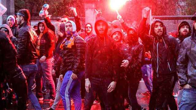 Hooligans del Olympique de Marsella apuñalan y apalean a vigilantes en San Mamés