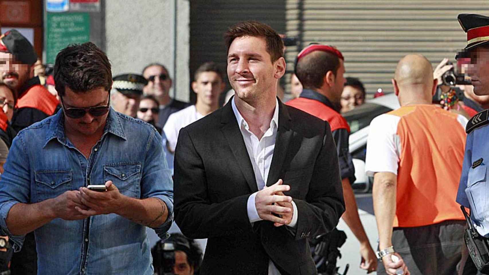 Leo Messi, dirigiéndose a los juzgados de Gavá, en septiembre de 2013
