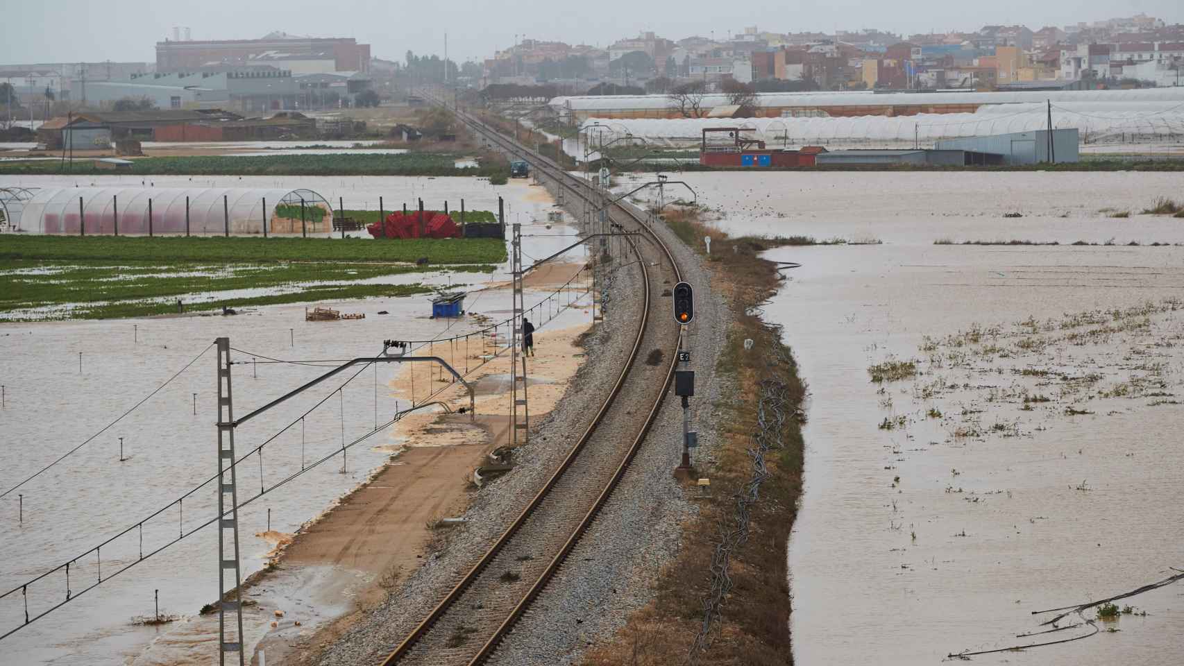 Malgrat de Mar (Barcelona) tras el temporal, que ha afectado al servicio eléctrico / EFE