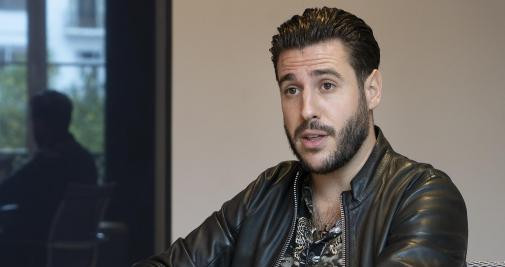 El cantante Antonio José hace oficial en redes su relación con una