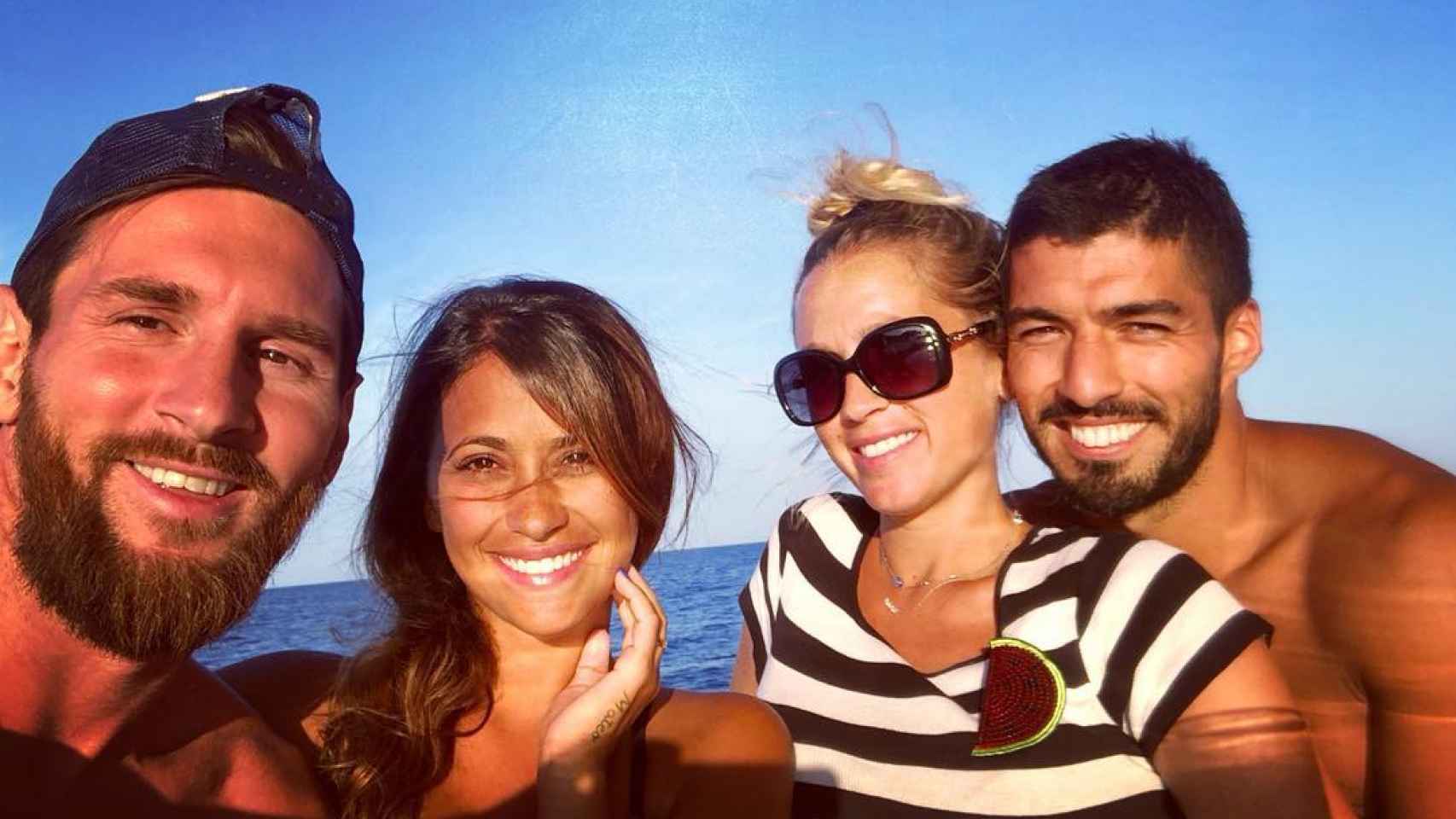Messi, Antonella y Sofía y Suárez de vacaciones en alta mar / INSTAGRAM
