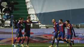 Los jugadores del Barça, celebrando el gol de De Jong ante la Real Sociedad | EP