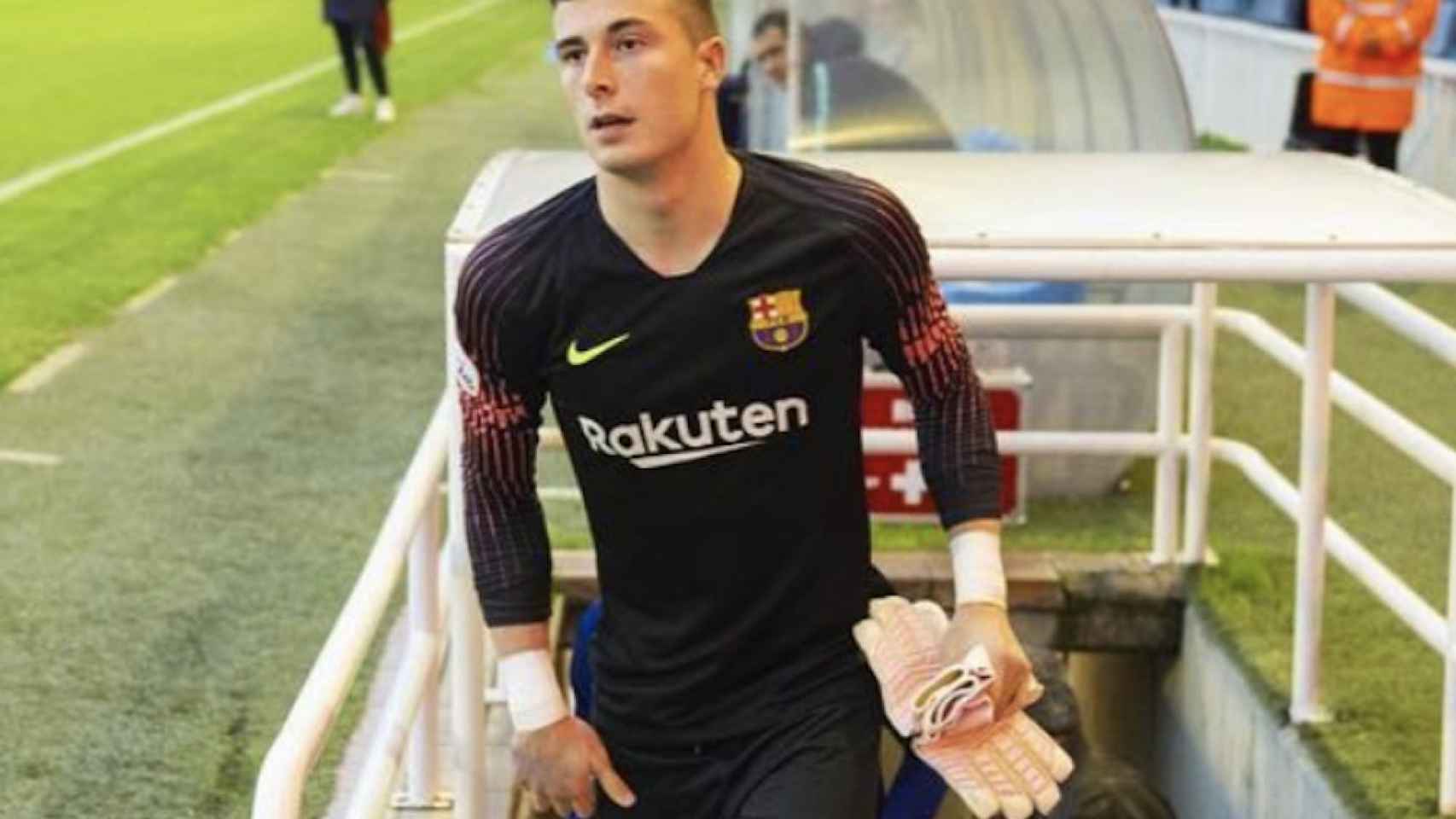 Una foto de Iñaki Peña durante un partido del Barça B / Instagram