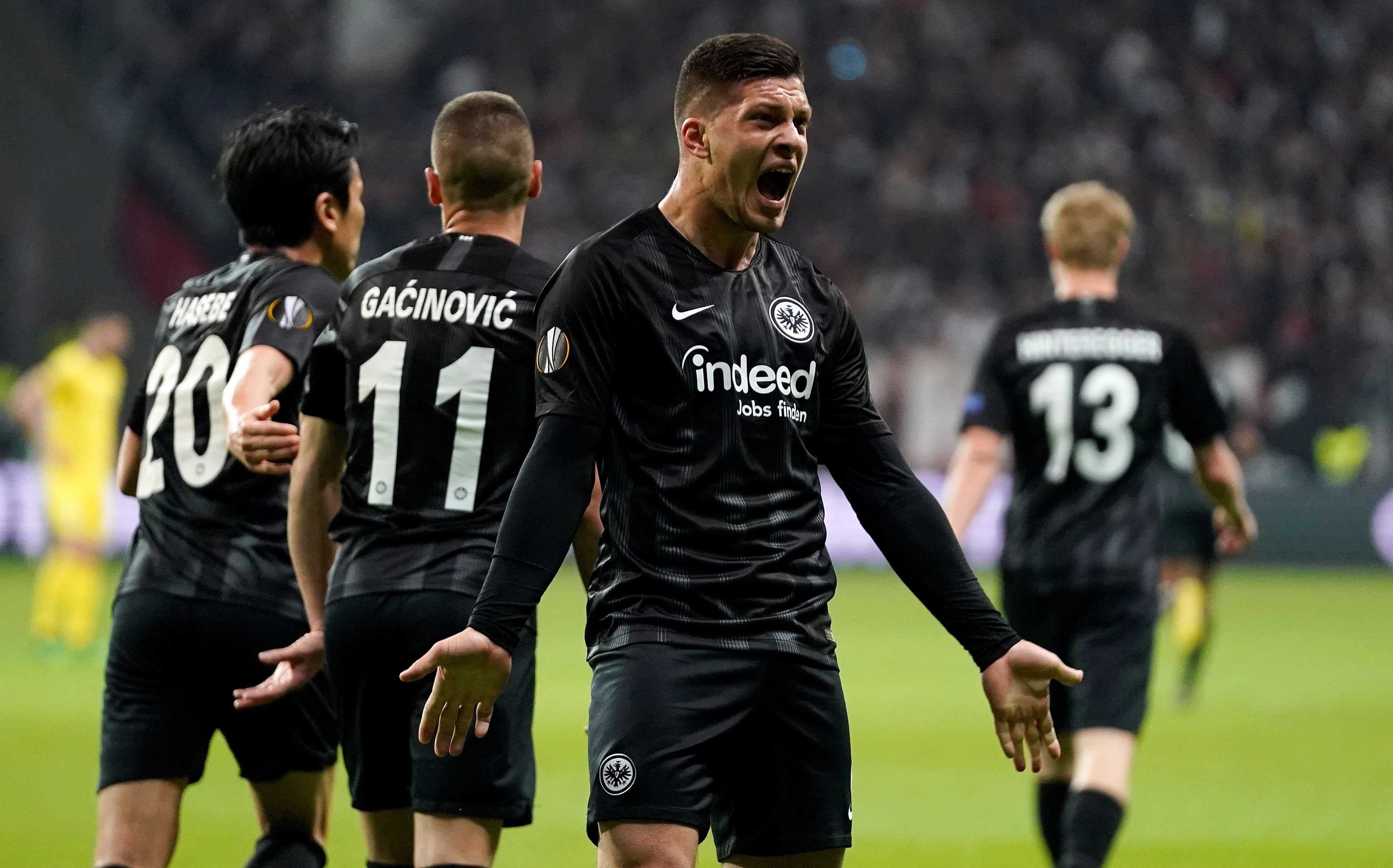 Luka Jovic celebra el gol que anotó con el Eintracht de Frankfurt ante el Chelsea / EFE