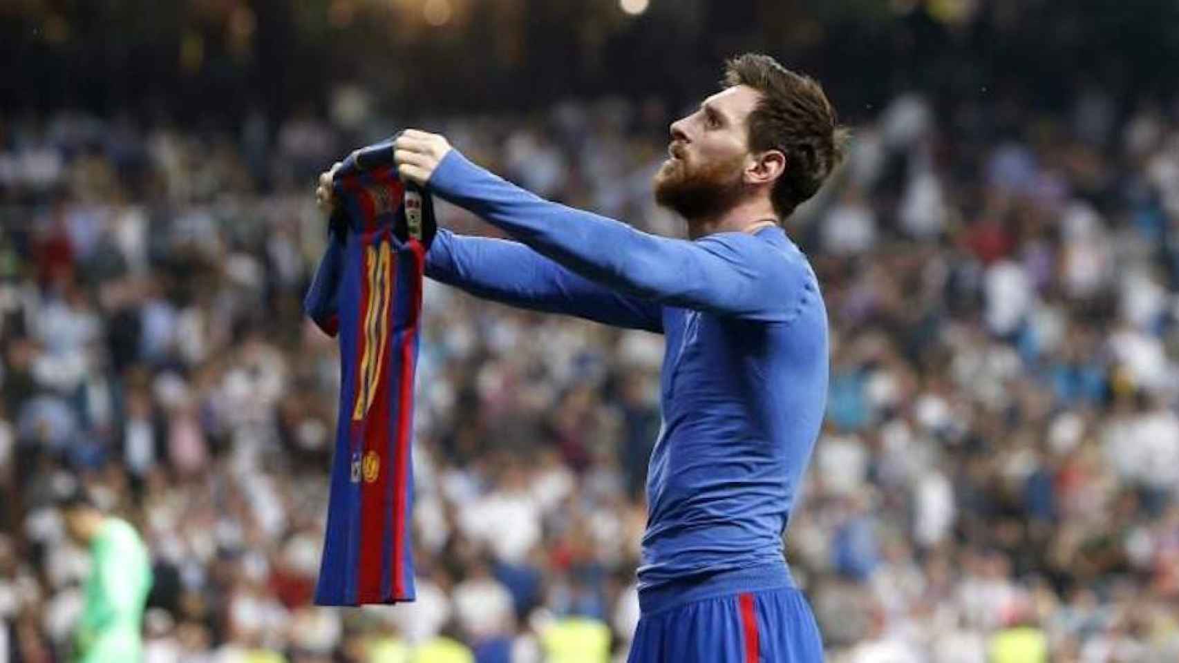 Una foto de Leo Messi en el Bernabéu tras marcar el gol de la victoria / EFE