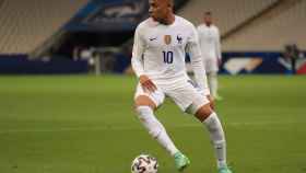Mbappé en una acción con la selección francesa / EFE