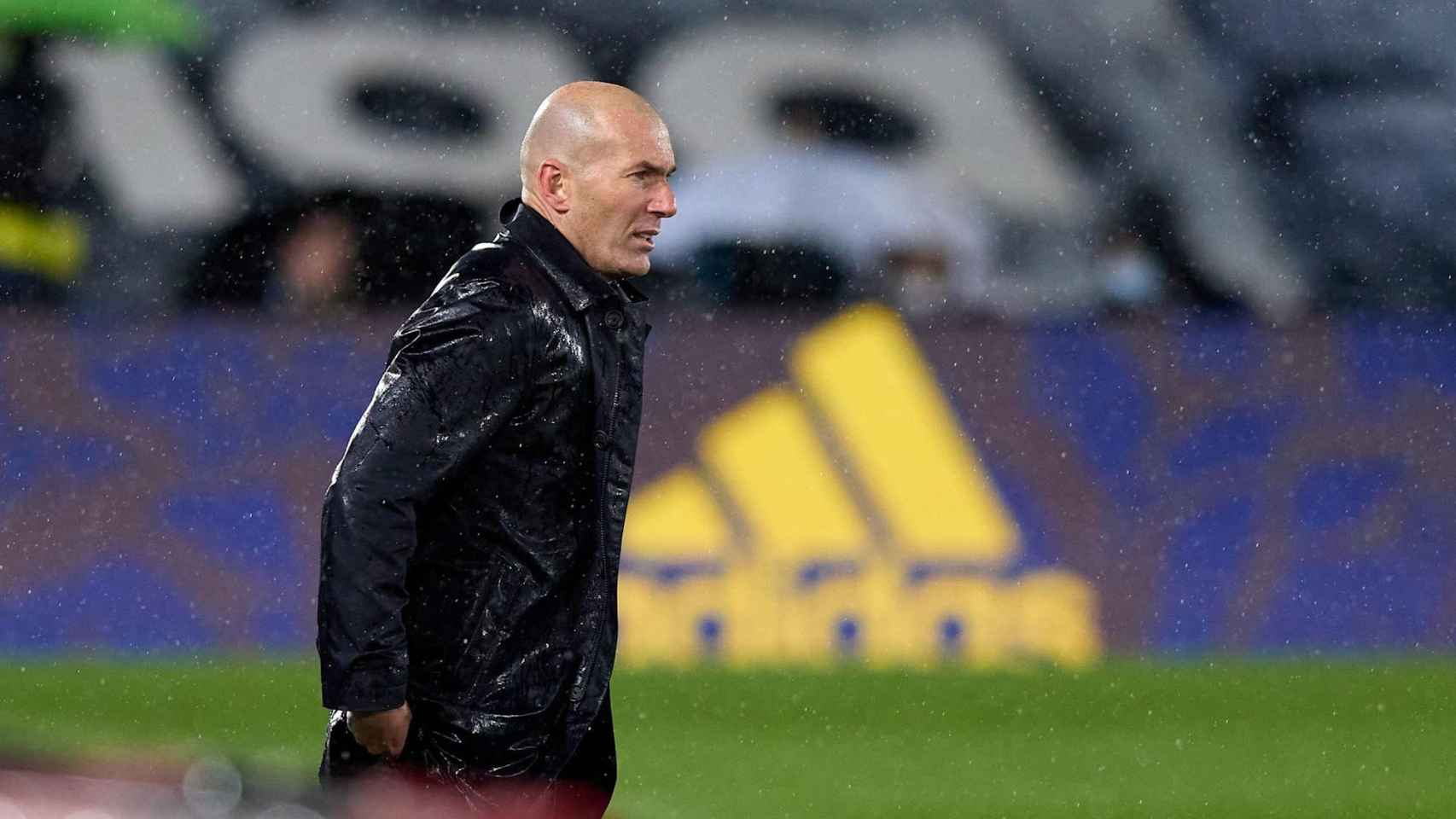 Zidane en el partido contra el Barça / EFE